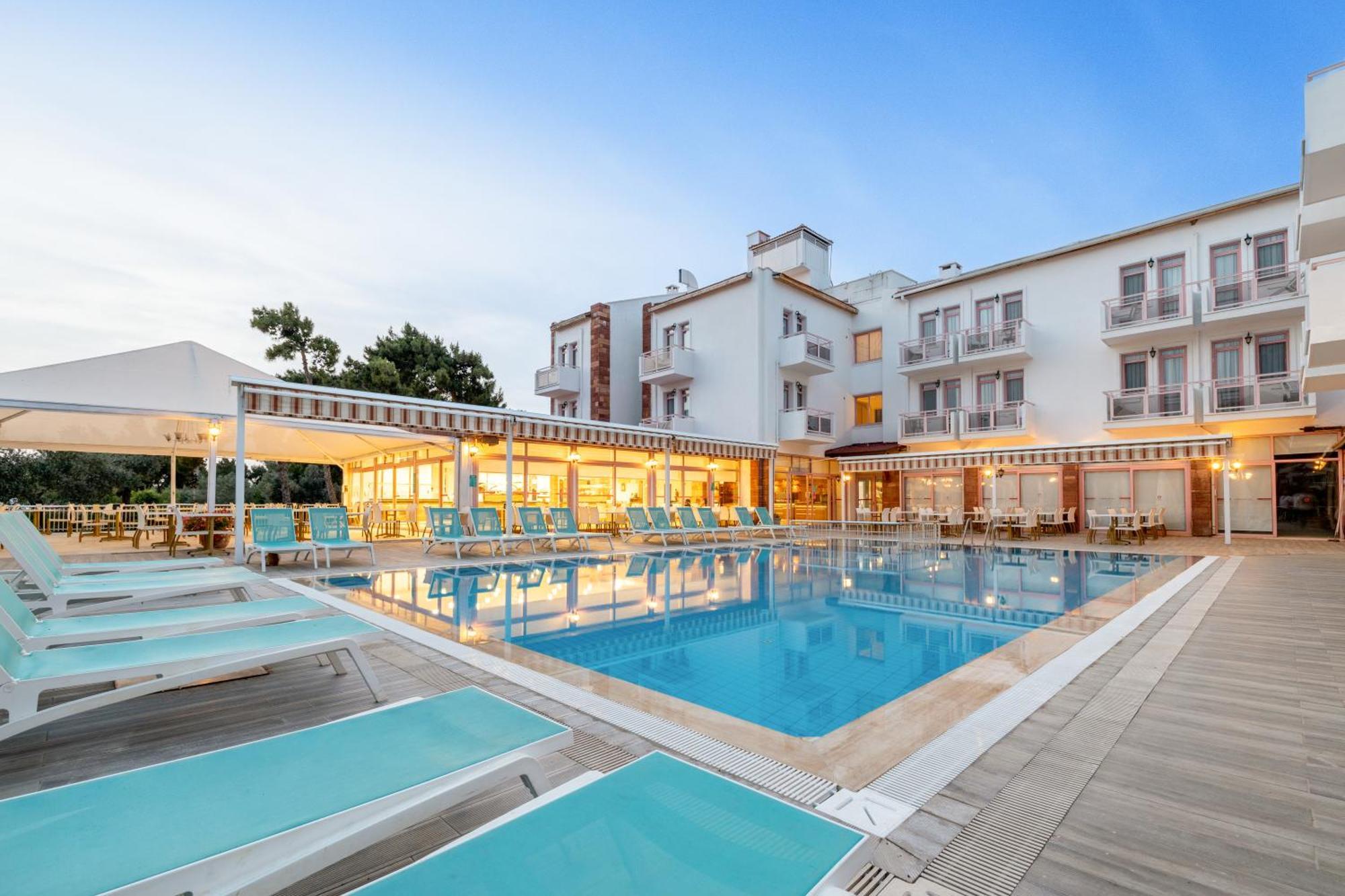 Hanedan Beach Hotel Foça Exteriör bild
