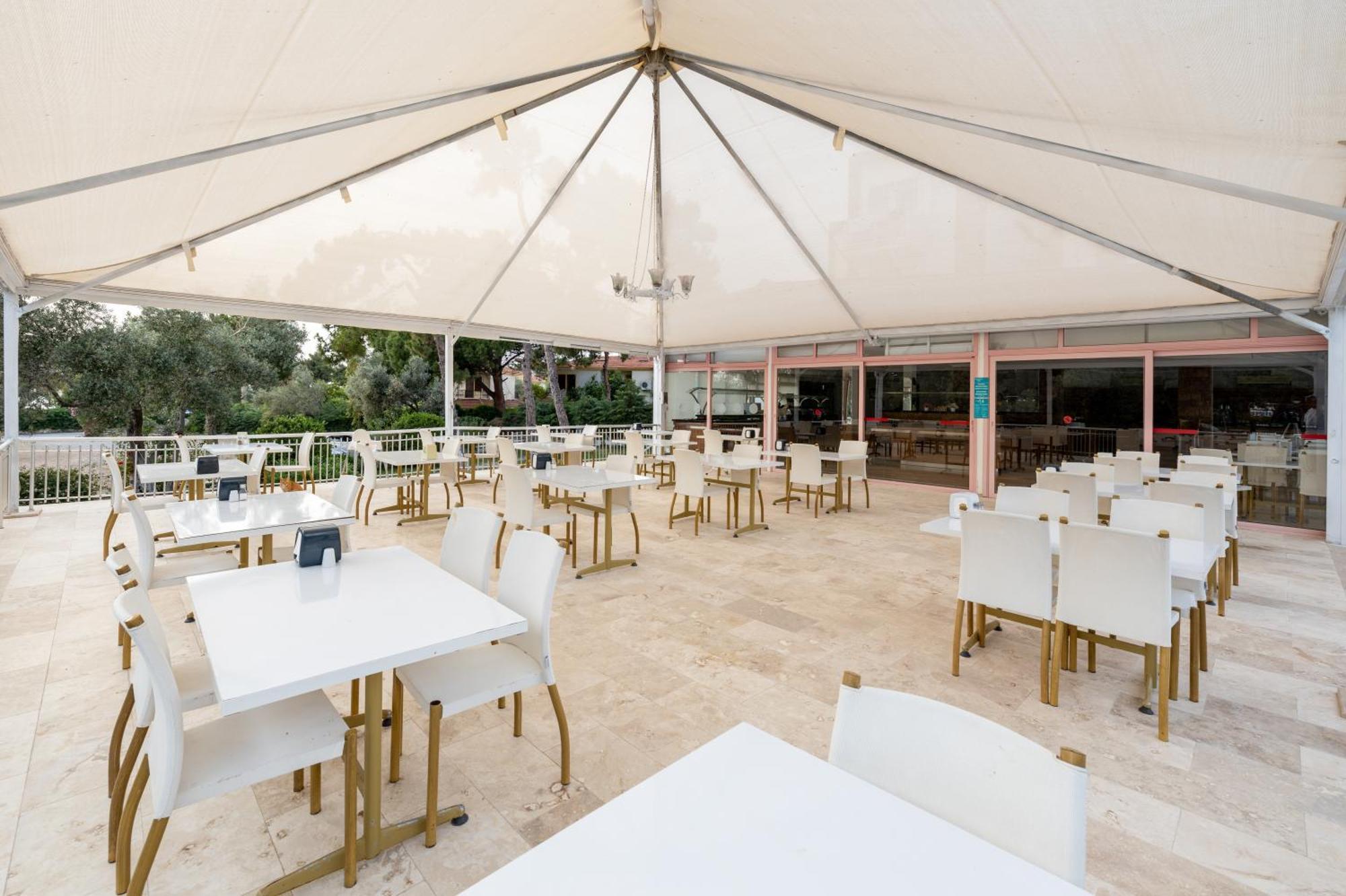 Hanedan Beach Hotel Foça Exteriör bild