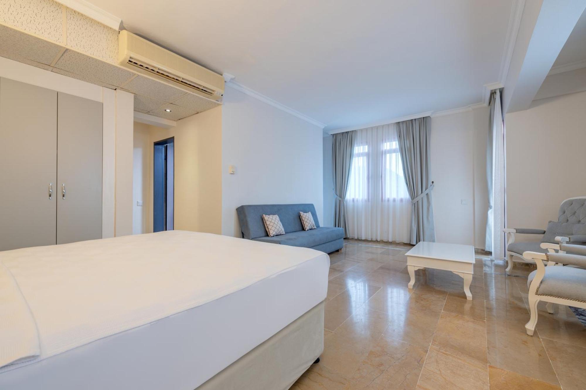 Hanedan Beach Hotel Foça Exteriör bild