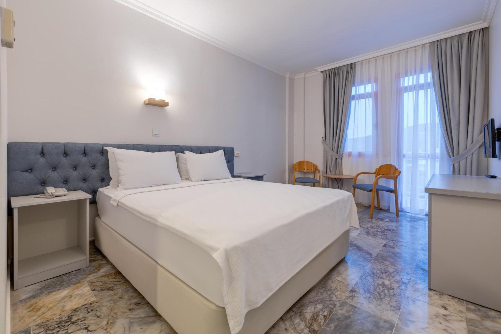 Hanedan Beach Hotel Foça Exteriör bild