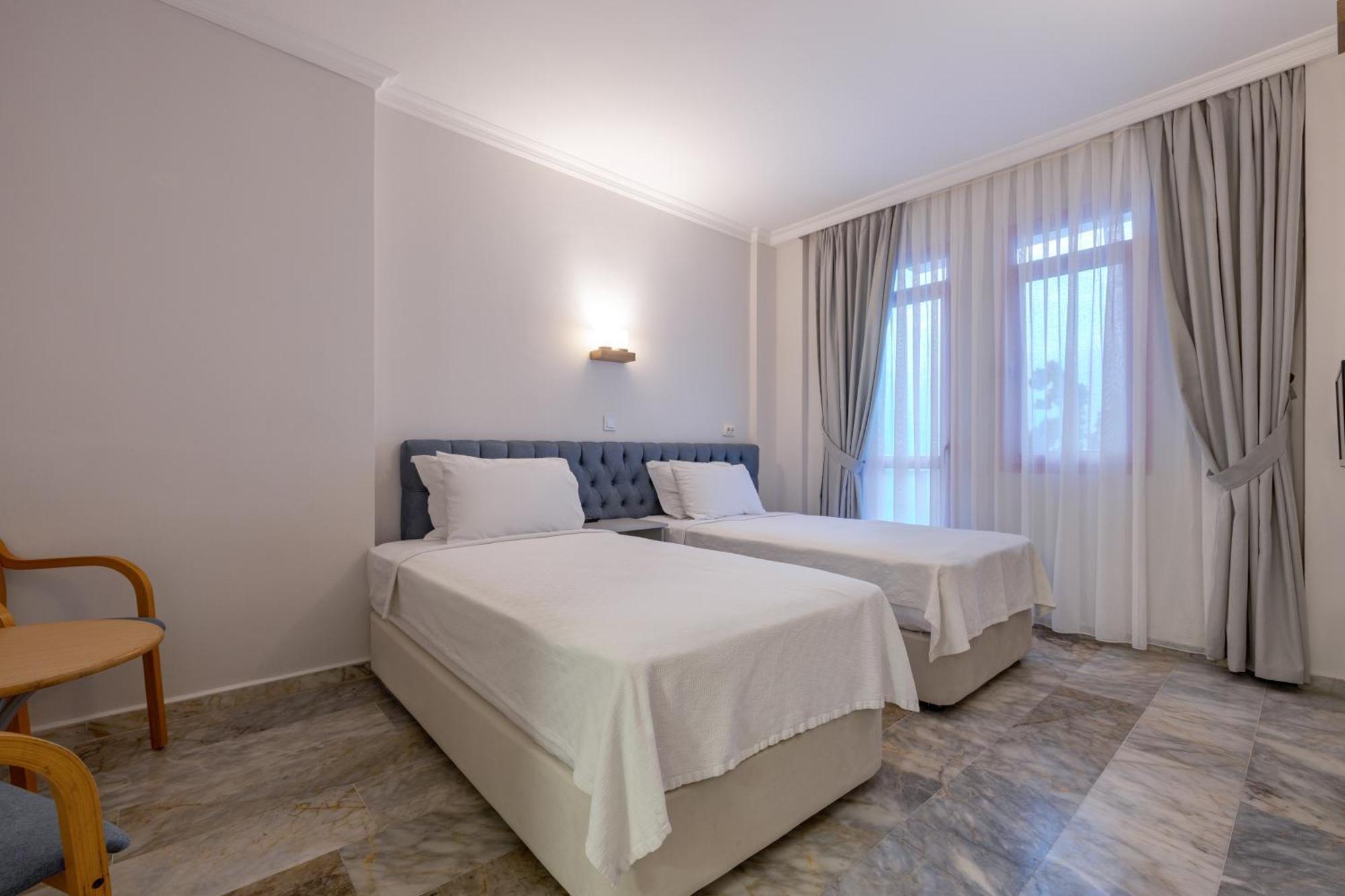 Hanedan Beach Hotel Foça Exteriör bild