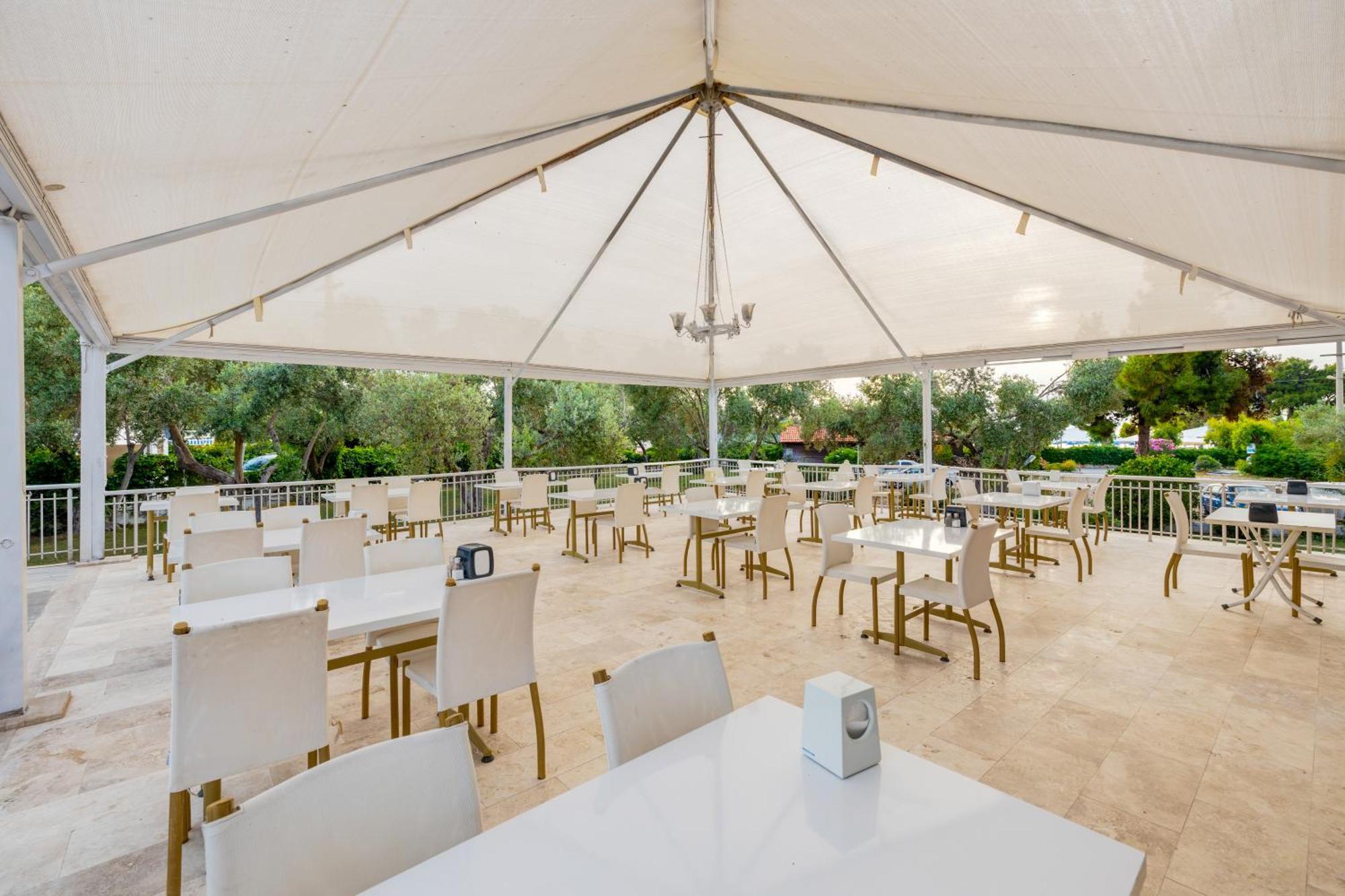 Hanedan Beach Hotel Foça Exteriör bild