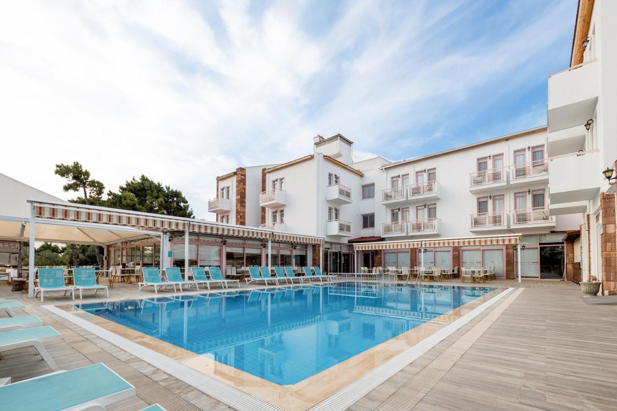 Hanedan Beach Hotel Foça Exteriör bild