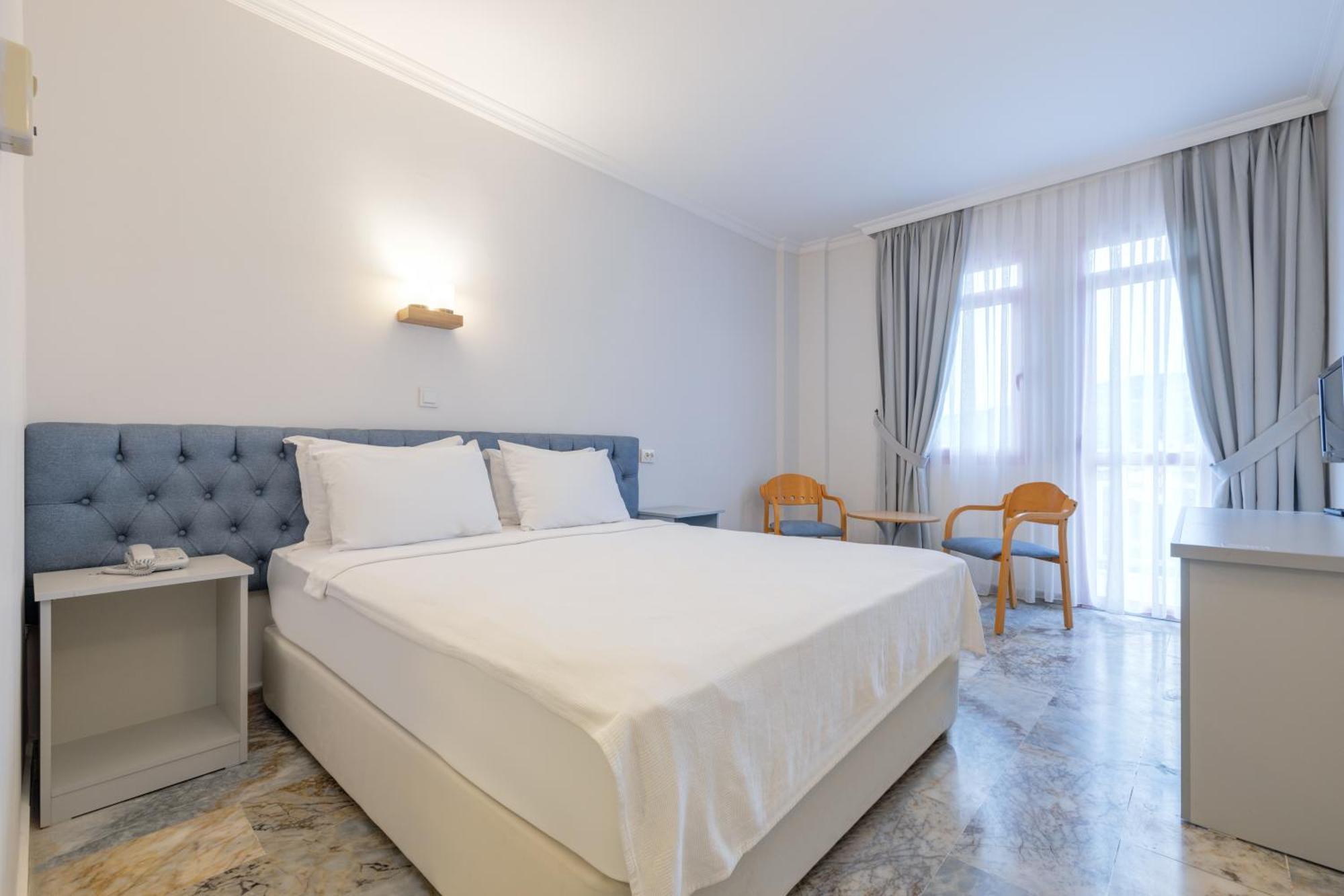 Hanedan Beach Hotel Foça Exteriör bild