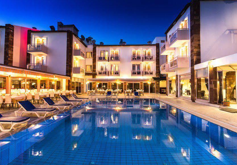 Hanedan Beach Hotel Foça Exteriör bild