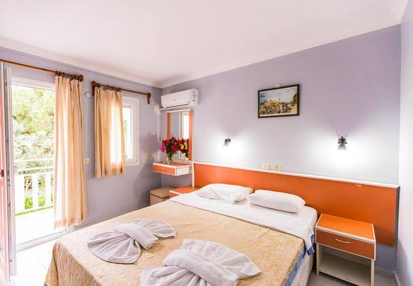 Hanedan Beach Hotel Foça Exteriör bild
