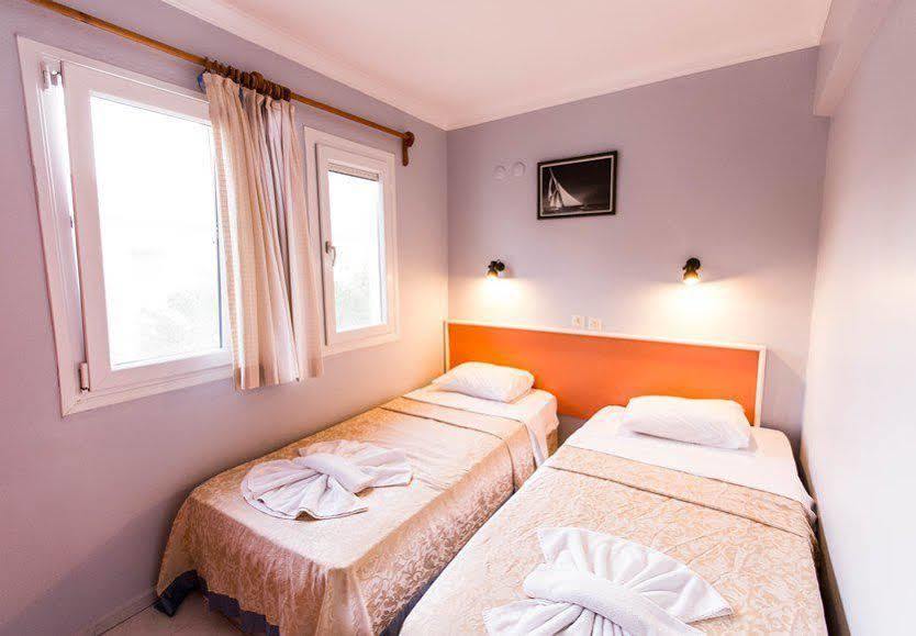 Hanedan Beach Hotel Foça Exteriör bild